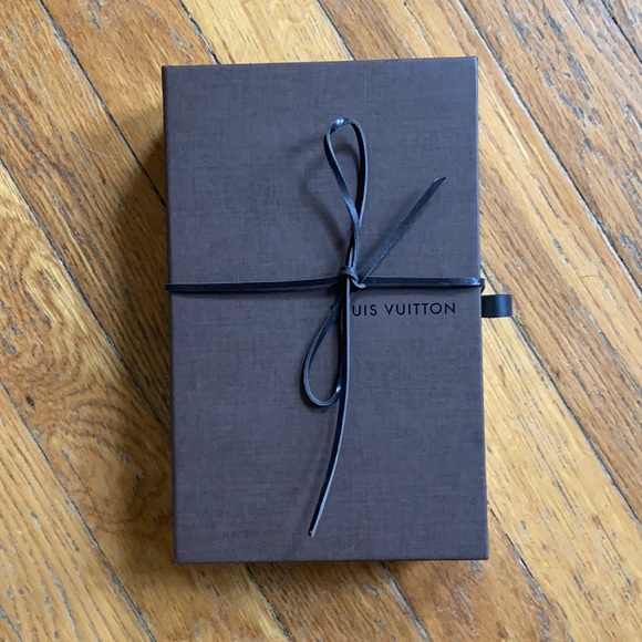 Authentic Sarah Louis Vuitton Wallet - Picture 8 of 13